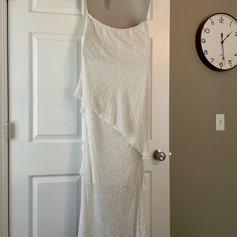 Women’s beaded wedding gown - Picture 7 of 13